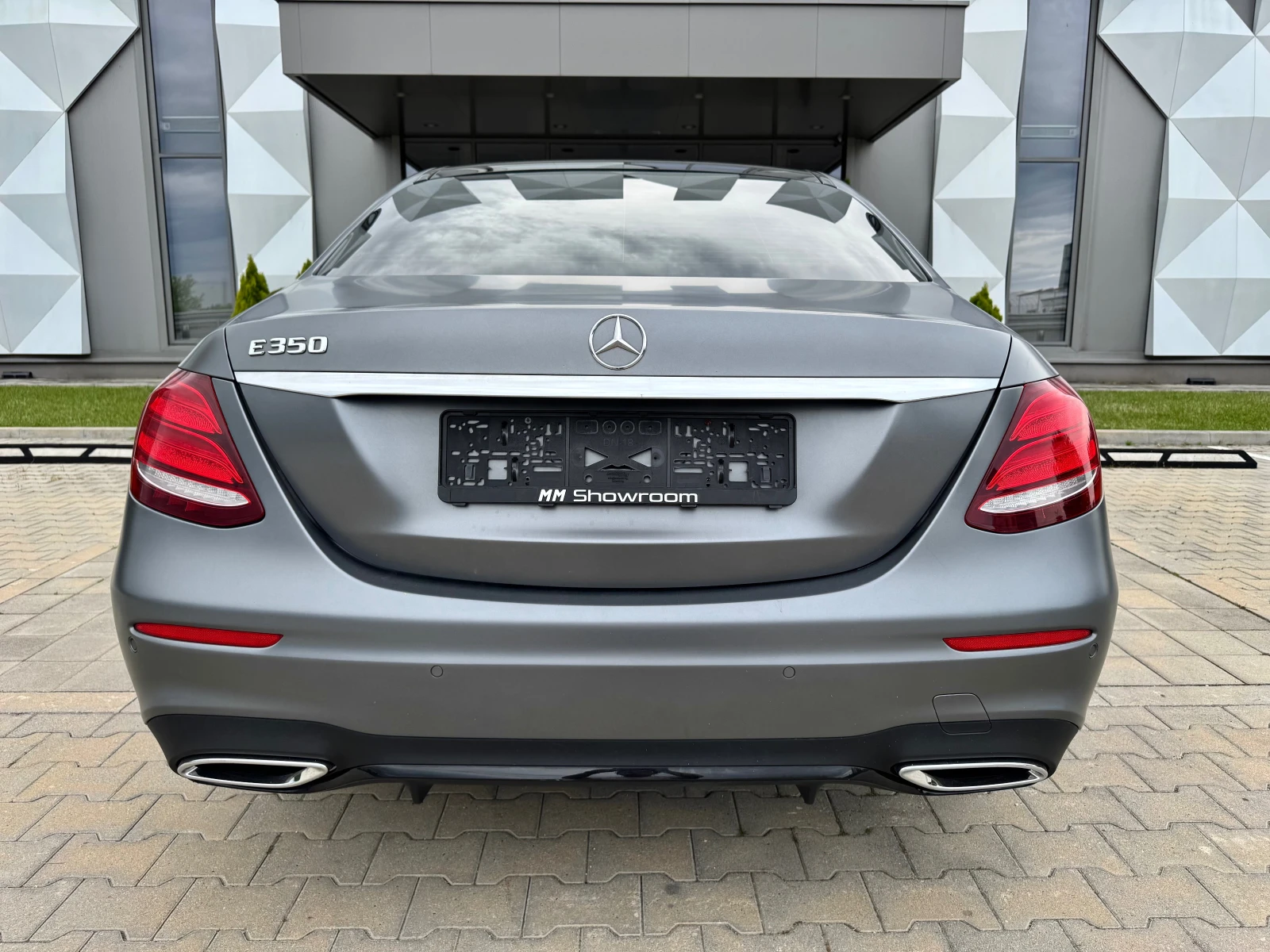 Mercedes-Benz E 350 AMG-DESIGNO-МАСАЖИ-ВАКУМ-360КАМЕРИ-BURMASTER-BLIND - изображение 6
