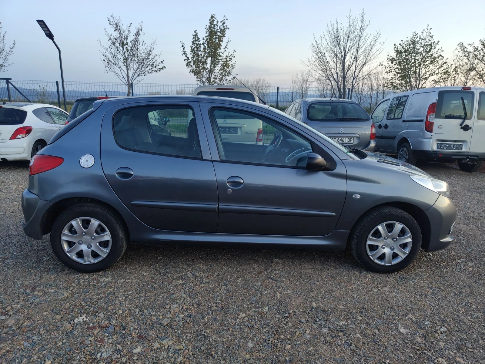 Peugeot 206 206+ 1.4i 75кс - изображение 7