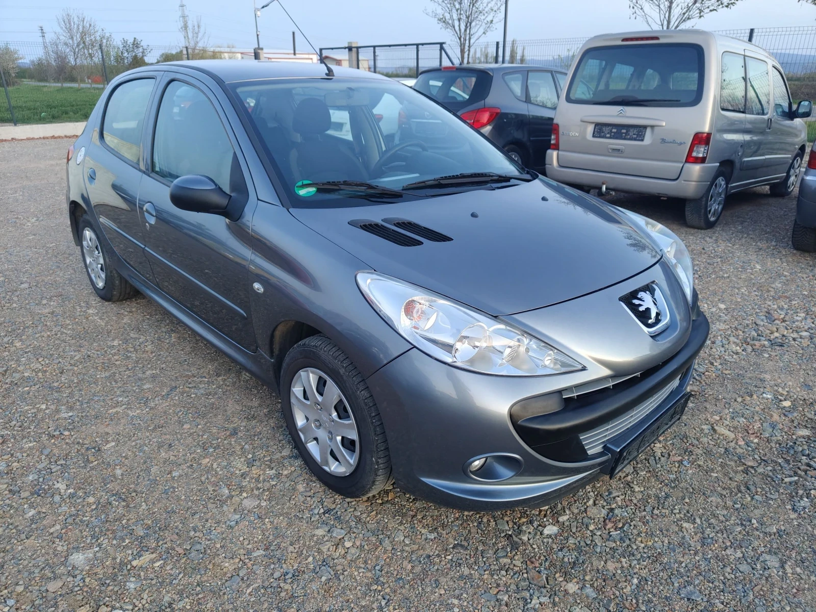 Peugeot 206 206+ 1.4i 75кс - изображение 8