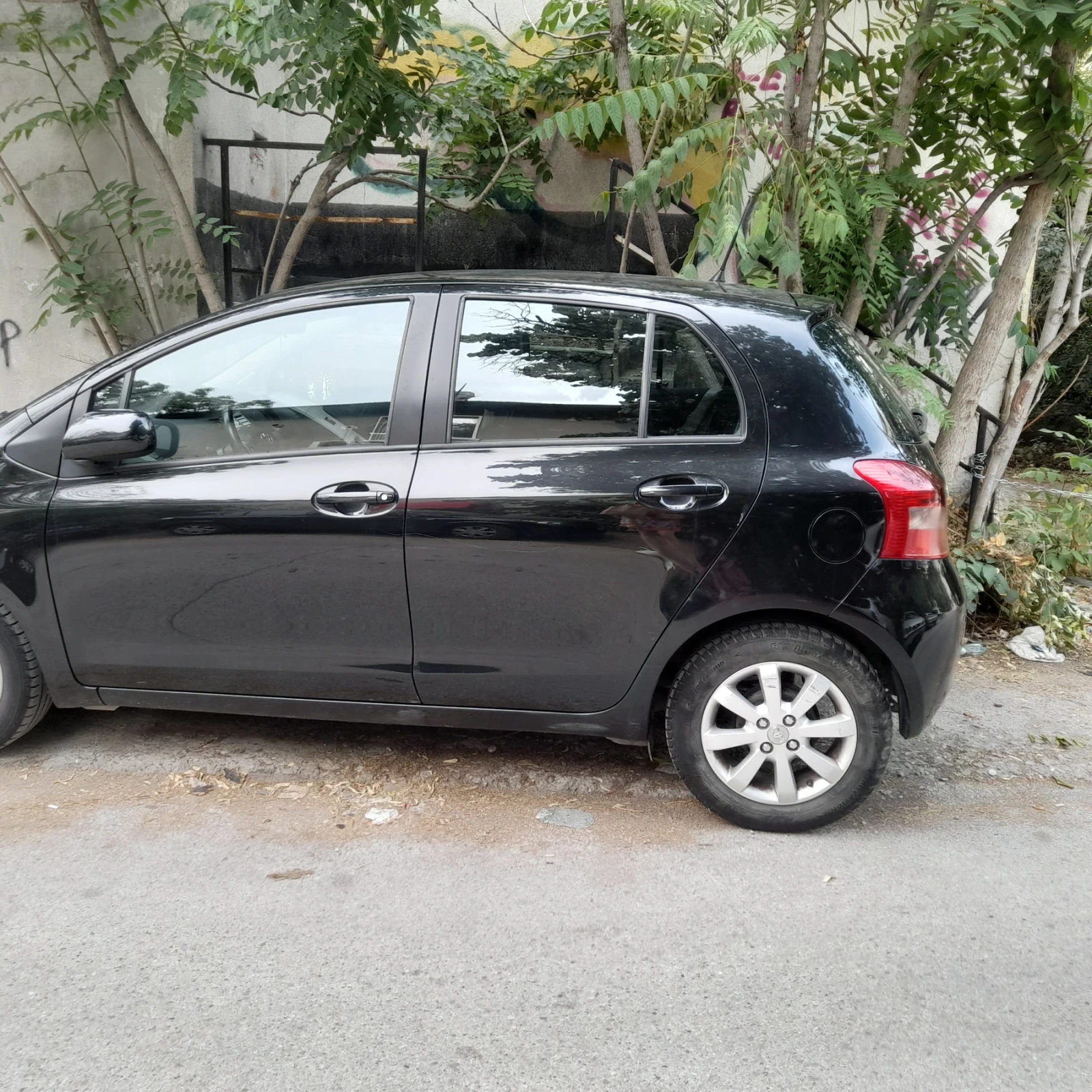 Toyota Yaris  - изображение 4