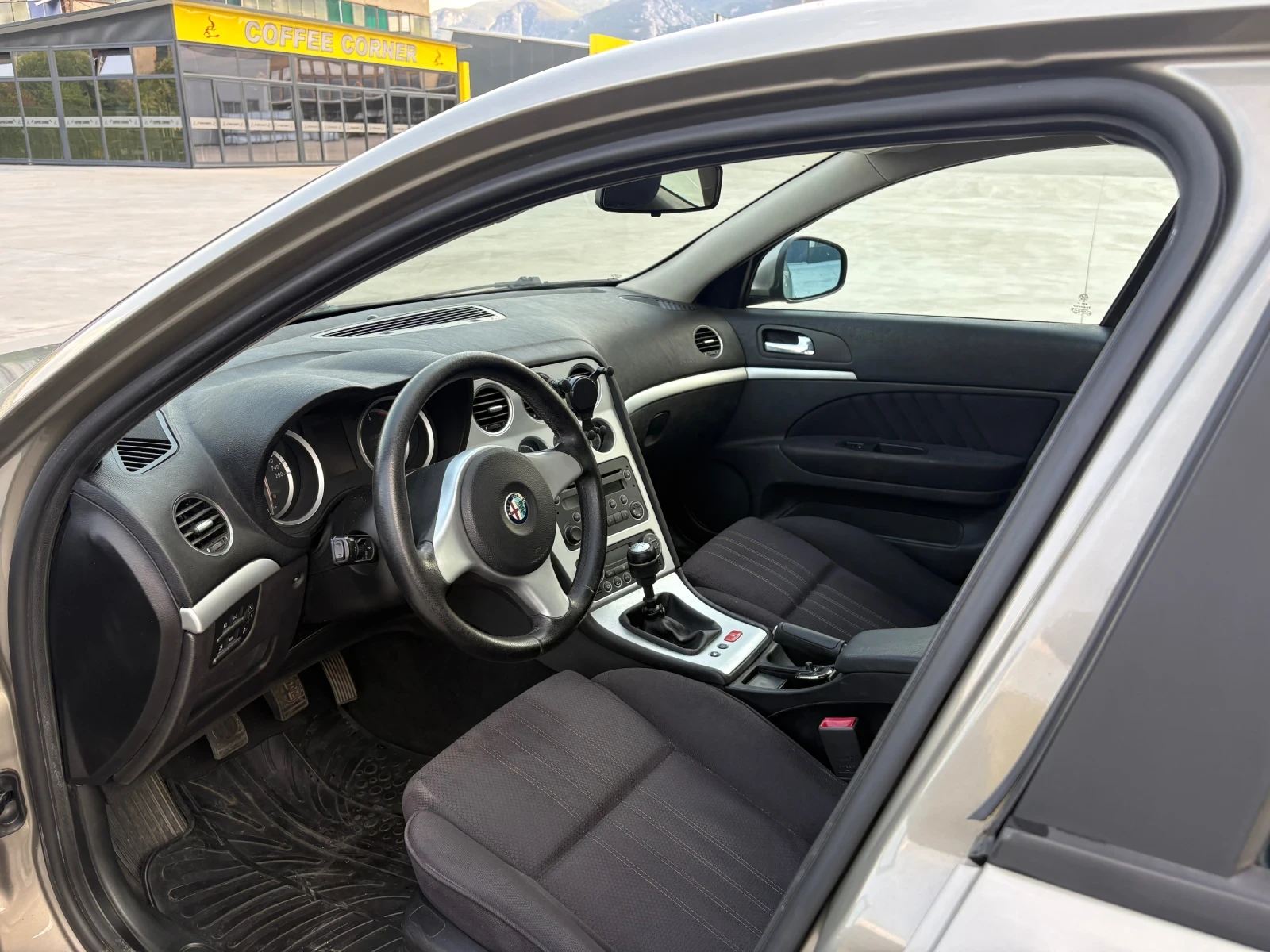 Alfa Romeo 159 1.9JTD - изображение 9