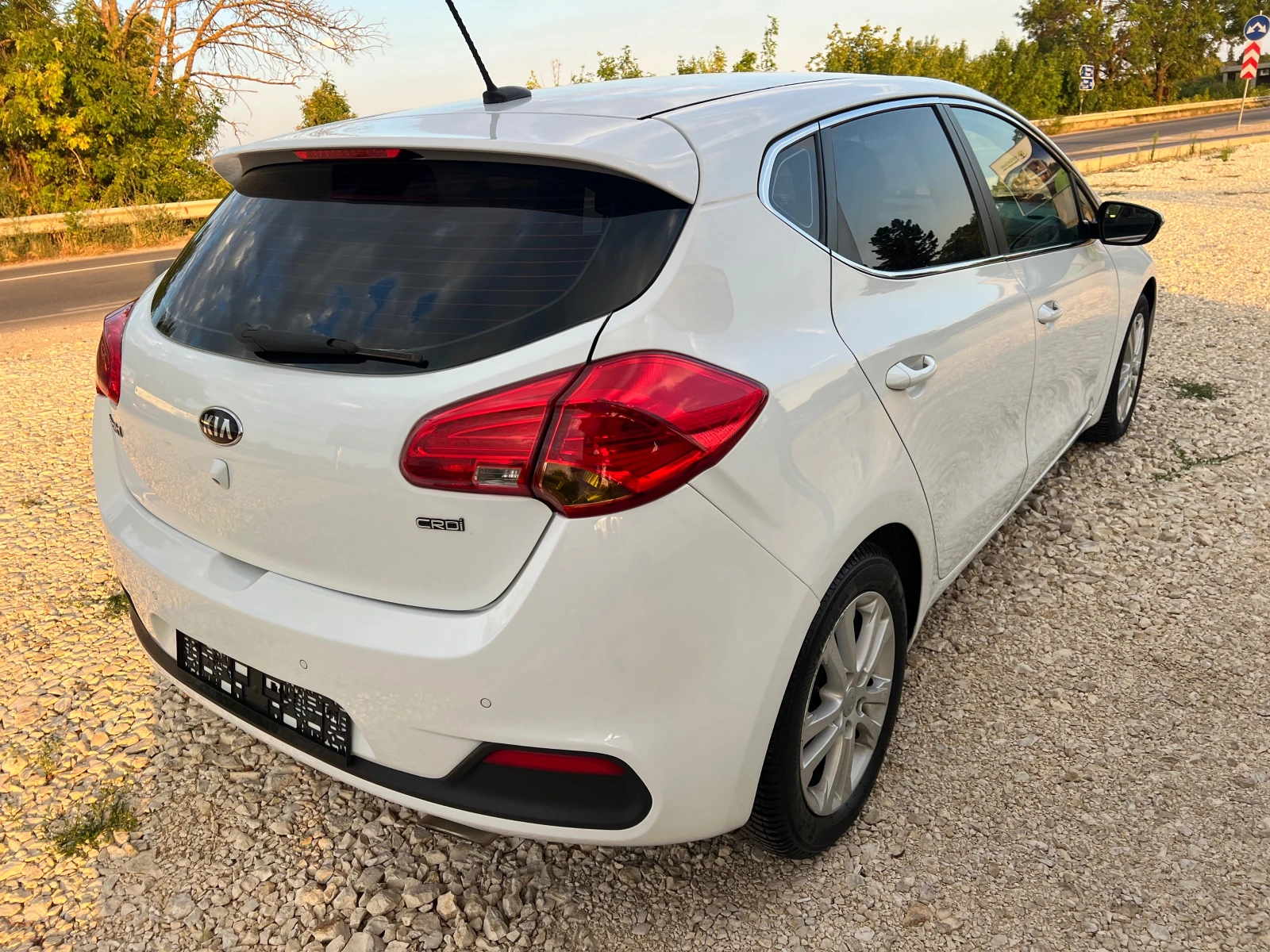 Kia Ceed 1.6CRDi/128p.s-New model/Navi!!!! - изображение 3