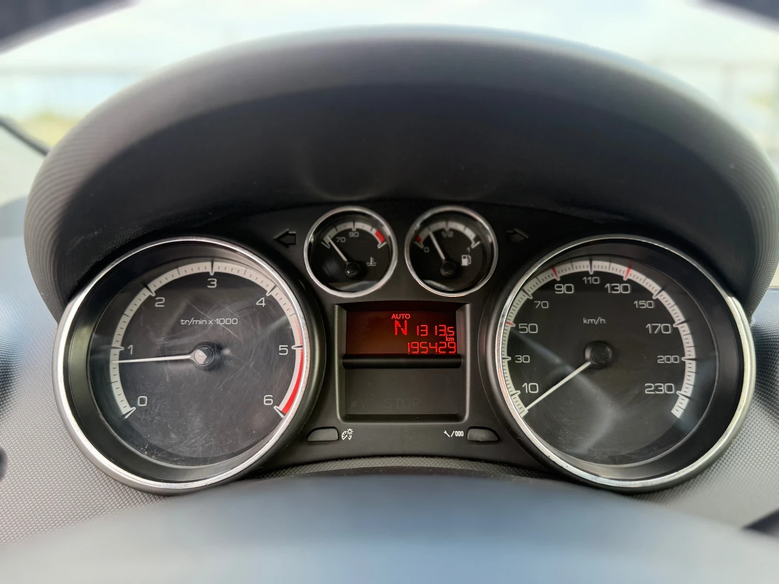 Peugeot 308 1.6e-HDI* 2013г* Автоматик* ТОП СЪСТОЯНИЕ*  - изображение 9