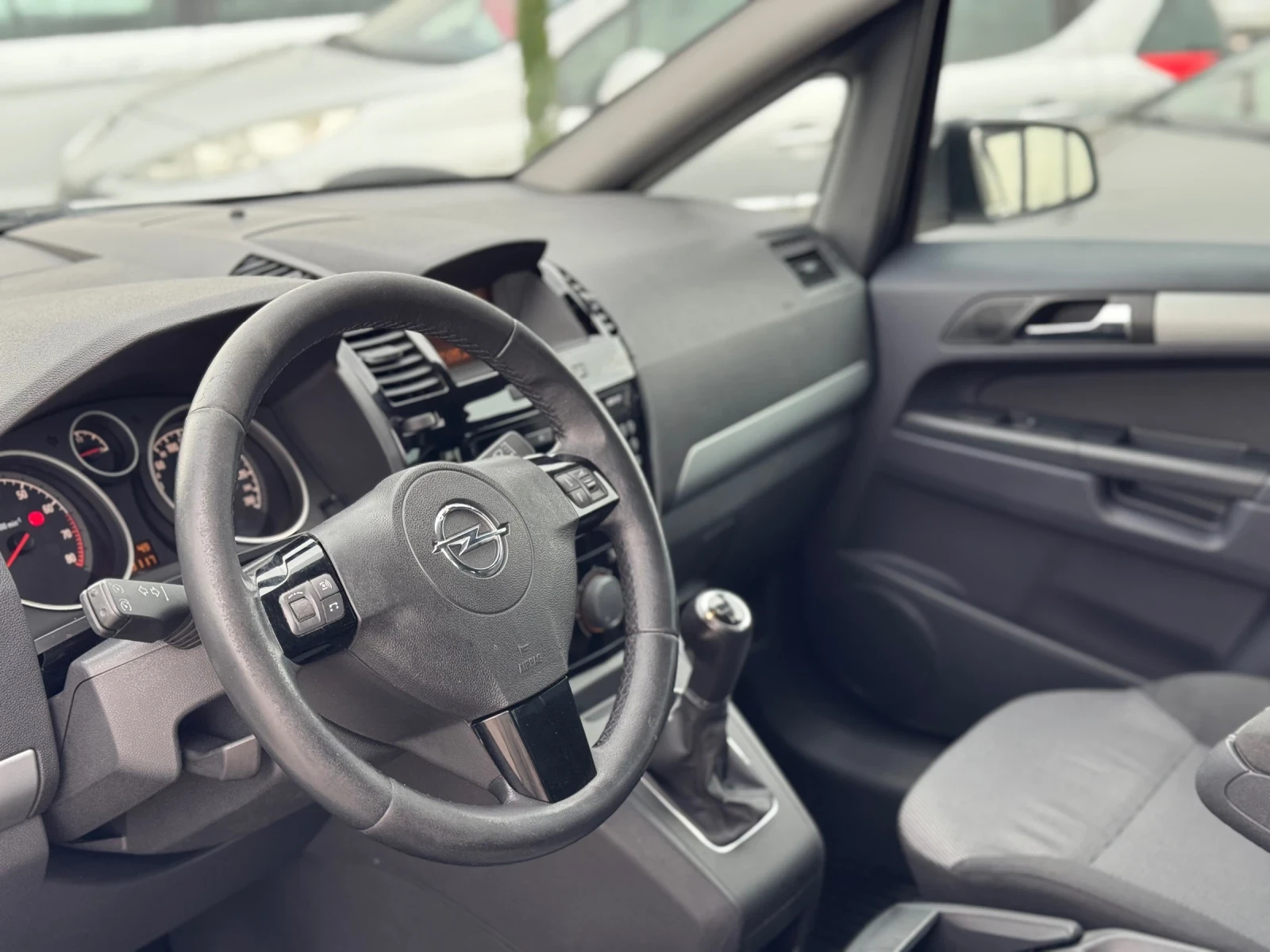 Opel Zafira 1.6i TURBO - изображение 8