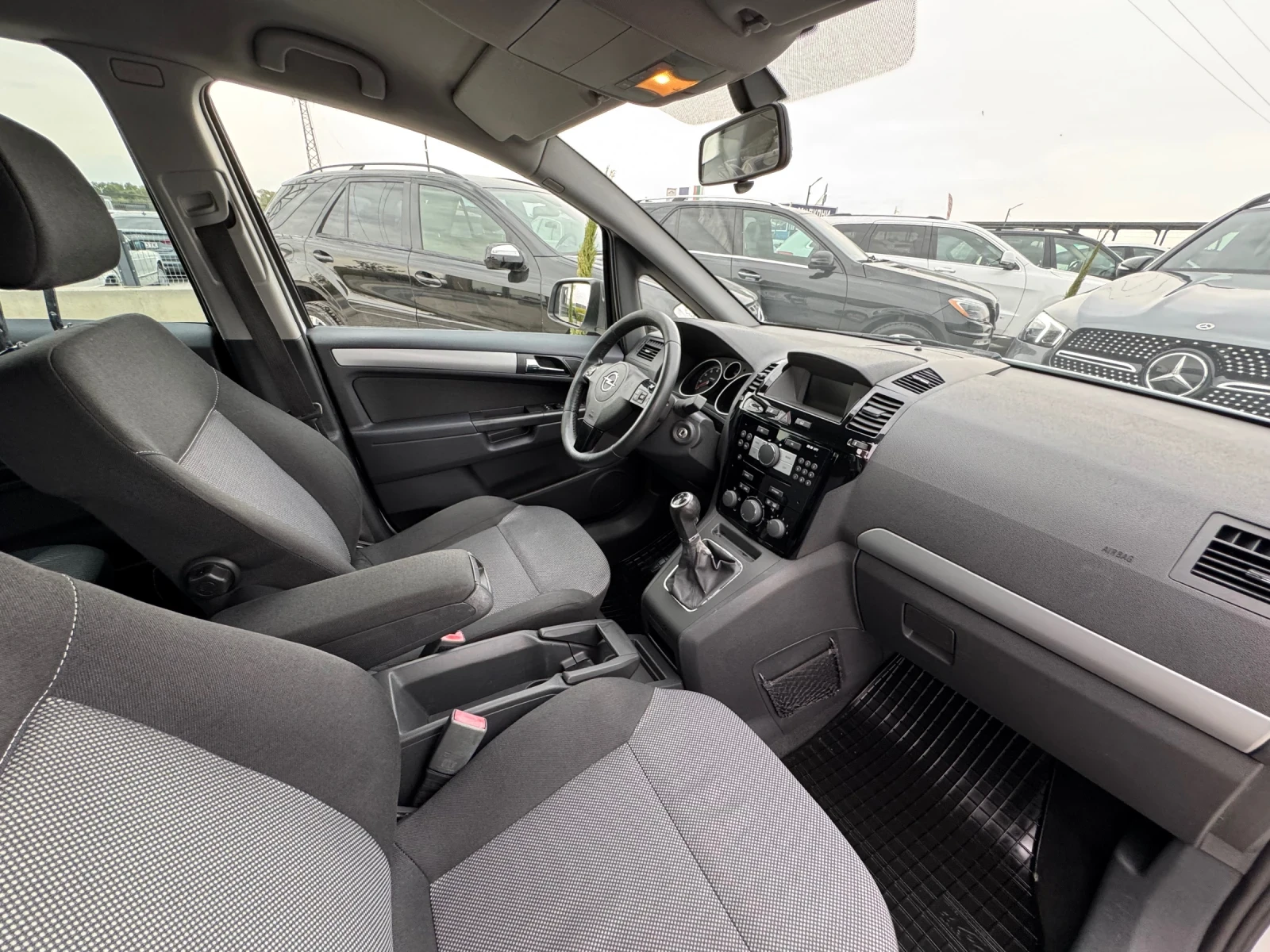 Opel Zafira 1.6i TURBO - изображение 10