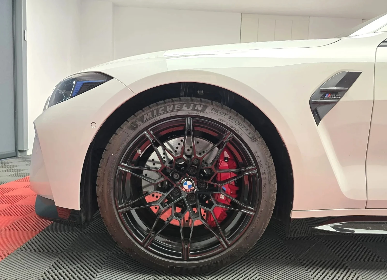 BMW M4 Competition xDrive - изображение 5