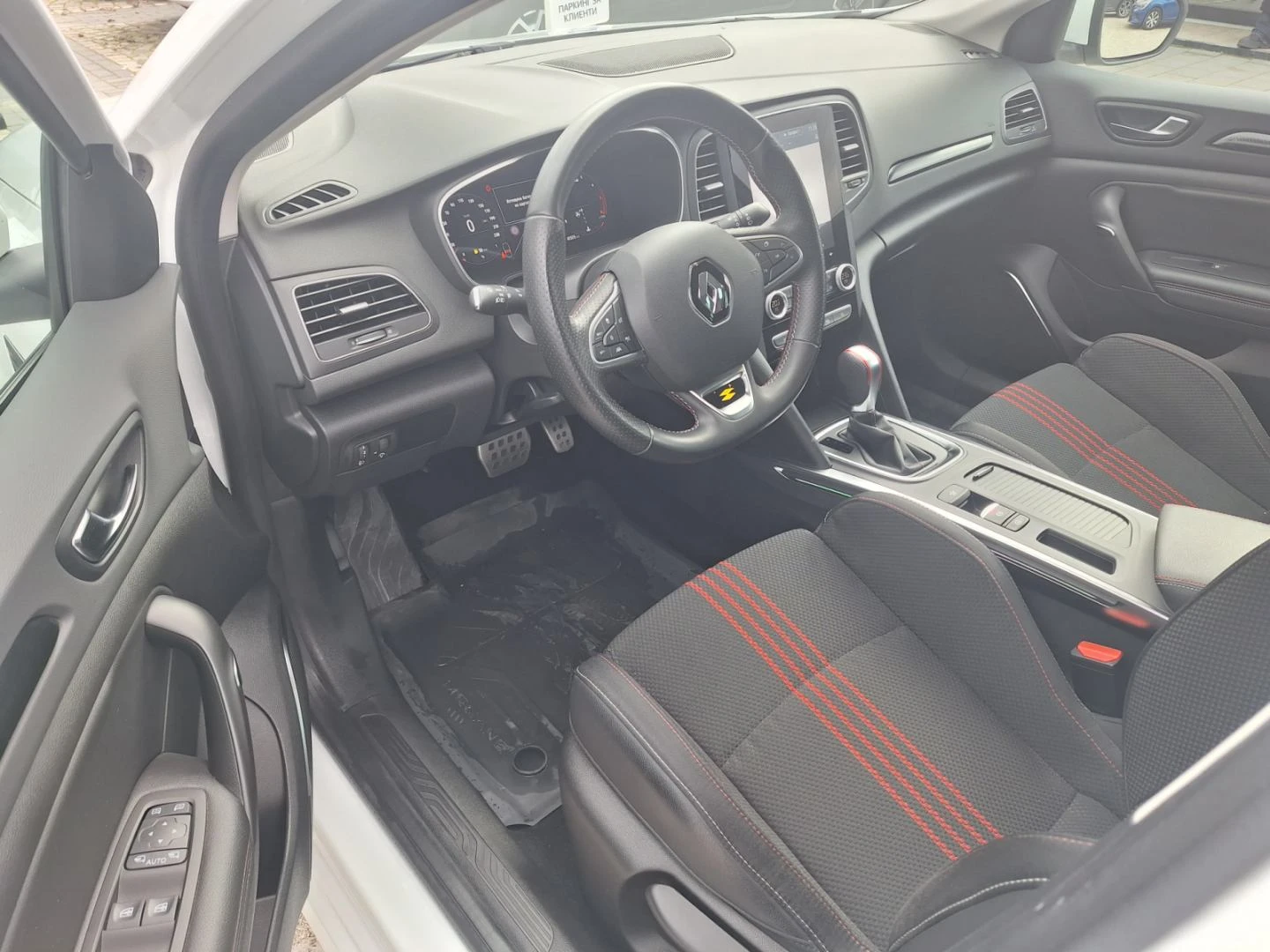 Renault Megane 1.3TCe/160к.с/EDC7/R.S. Line - изображение 7