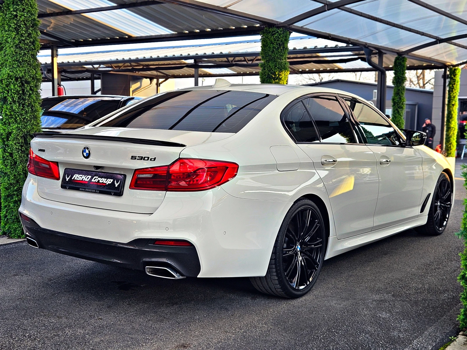 BMW 530 М/XD/SHADOW LINE/DIGITAL/3D CAMERA/HUD/ПАМЕТ/LIZIN, снимка 5 - Автомобили и джипове - 53743471