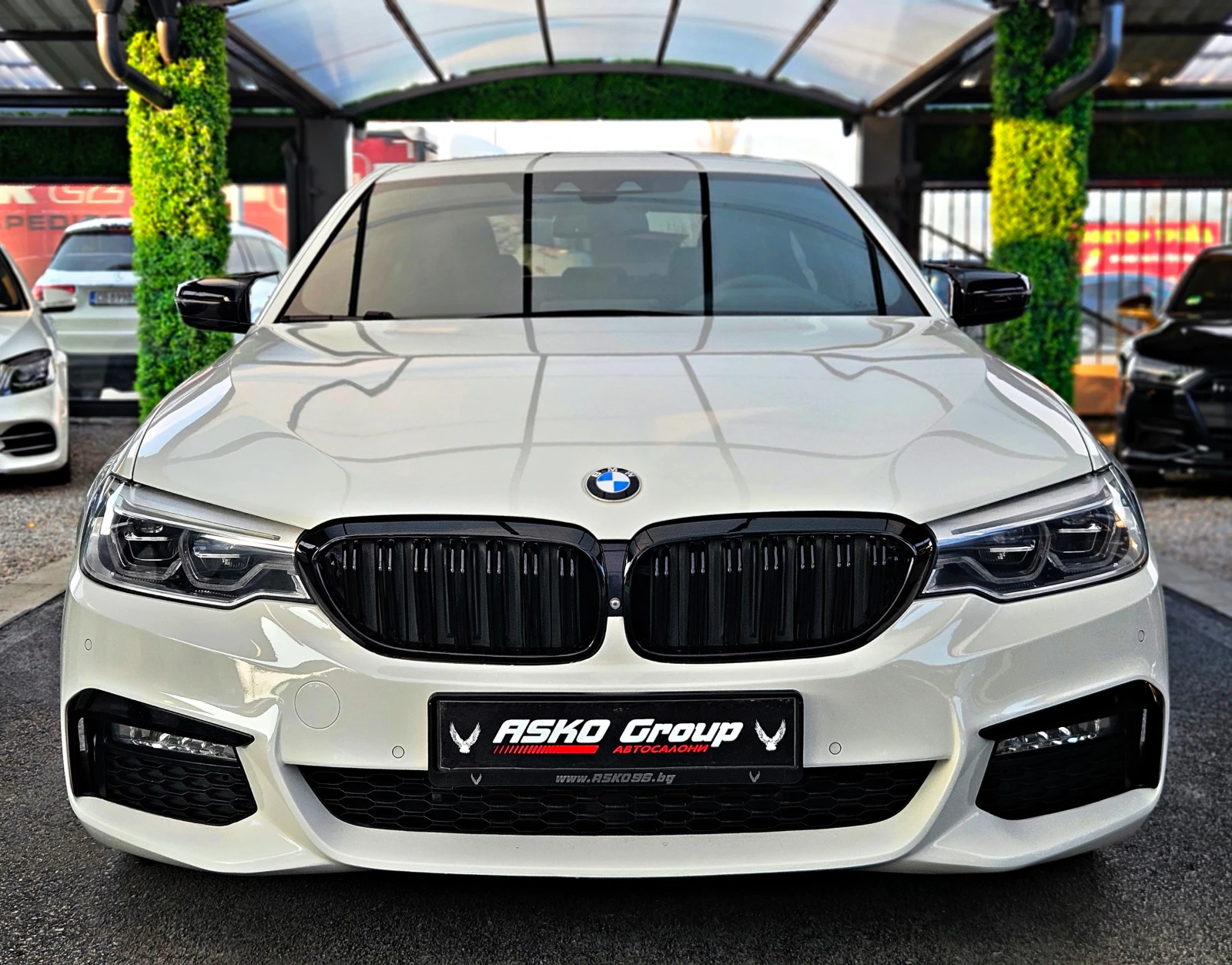 BMW 530 М/XD/SHADOW LINE/DIGITAL/3D CAMERA/HUD/ПАМЕТ/LIZIN, снимка 2 - Автомобили и джипове - 53743471