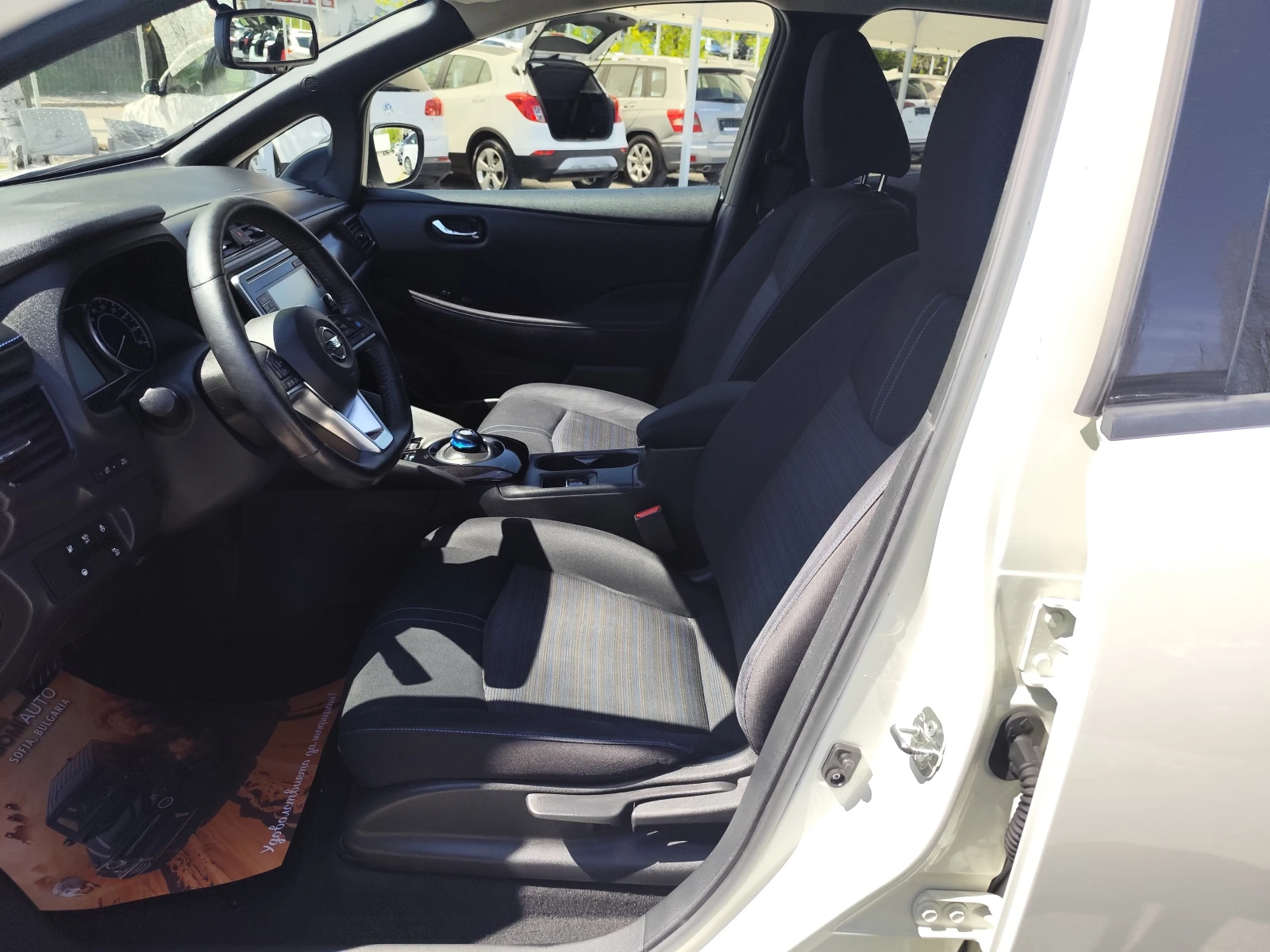 Nissan Leaf  40KWh* 150k.c.* АВТОМАТИК* LED* NAVI* CAMERA 360* , снимка 6 - Автомобили и джипове - 54303033