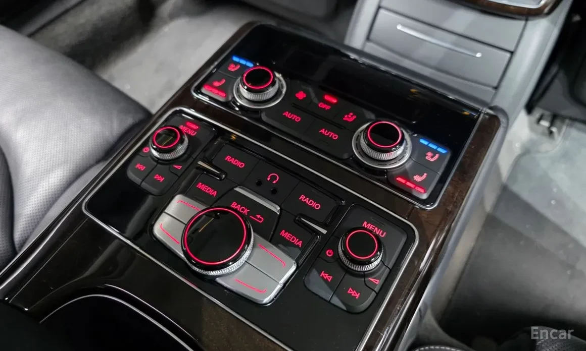 Audi A8 Long* Matrix* ACC * 4Zone ОБДУХВАНЕ/ПОДГРЕВ/АС * H, снимка 15 - Автомобили и джипове - 54345821