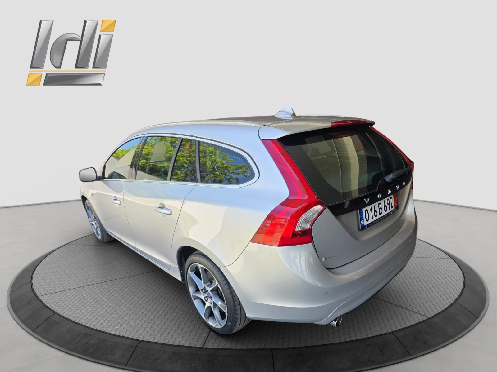 Volvo V40 1.6 Ocean Race, снимка 4 - Автомобили и джипове - 54719272