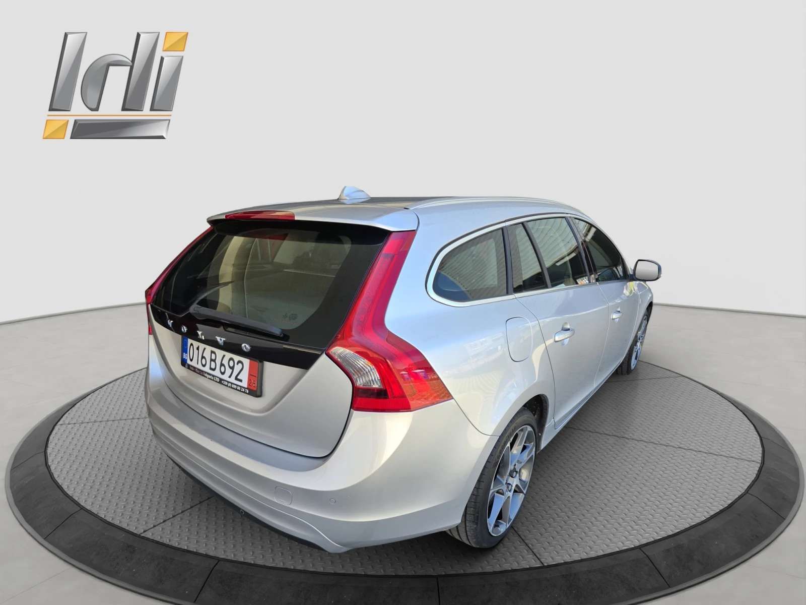 Volvo V40 1.6 Ocean Race, снимка 6 - Автомобили и джипове - 54719272