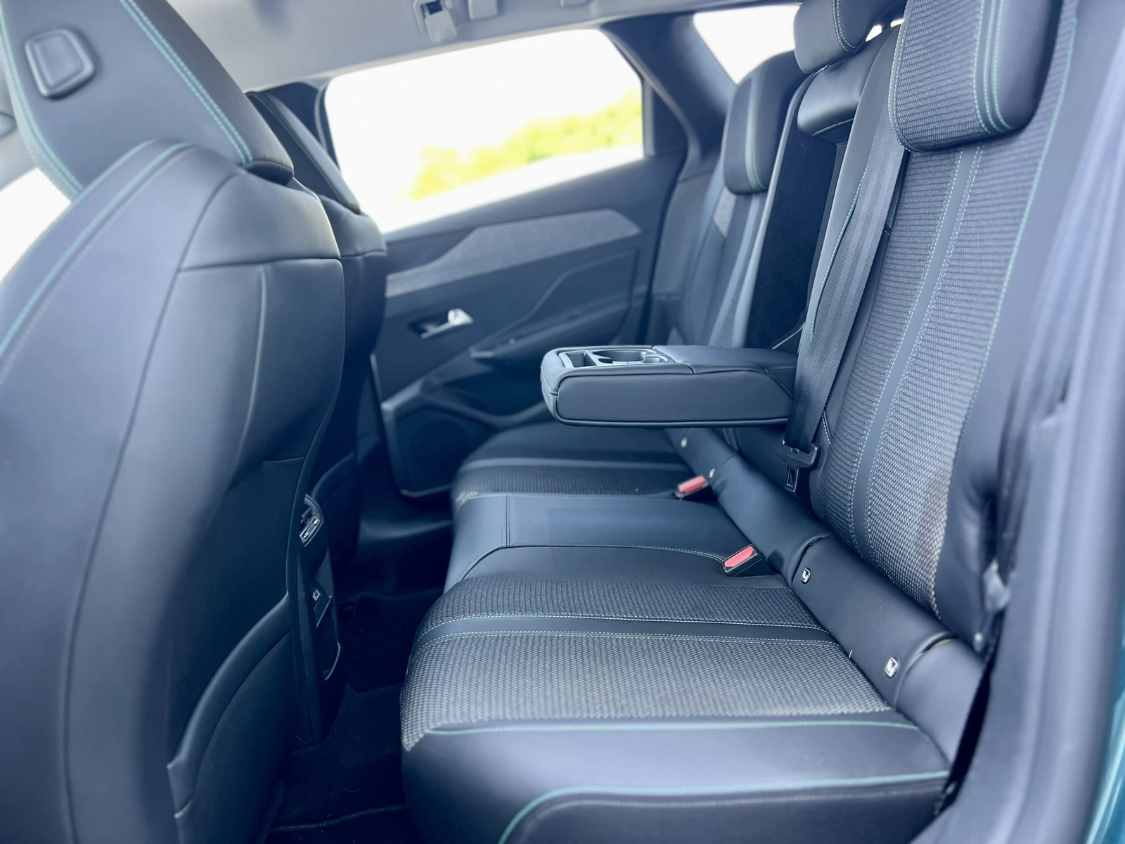 Peugeot 308 SW ALLURE / 1.5 BlueHDi / 130 �.�. / EAT8 / AGR | Mobile.bg � ����������� 16