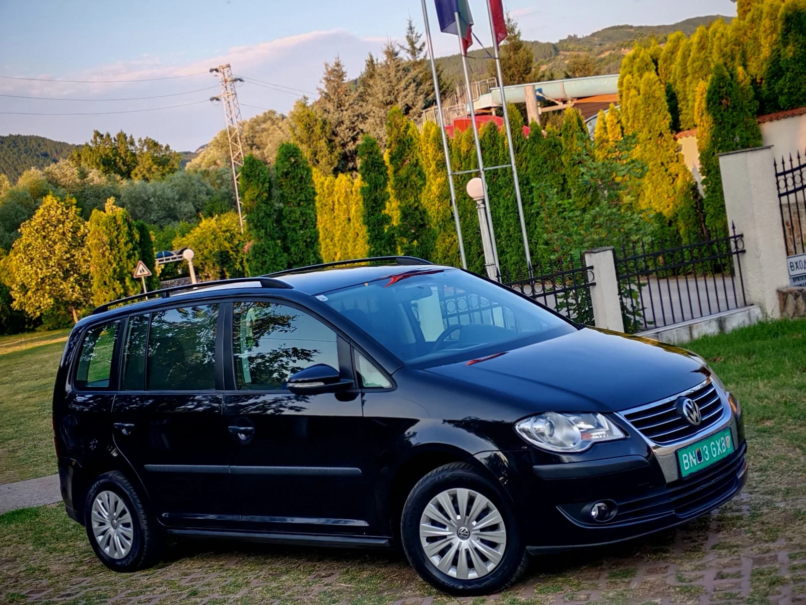 VW Touran 1.9TDI(90)* FACELIFT* КЛИМАТИК* НОВ ВНОС* , снимка 8 - Автомобили и джипове - 55436222