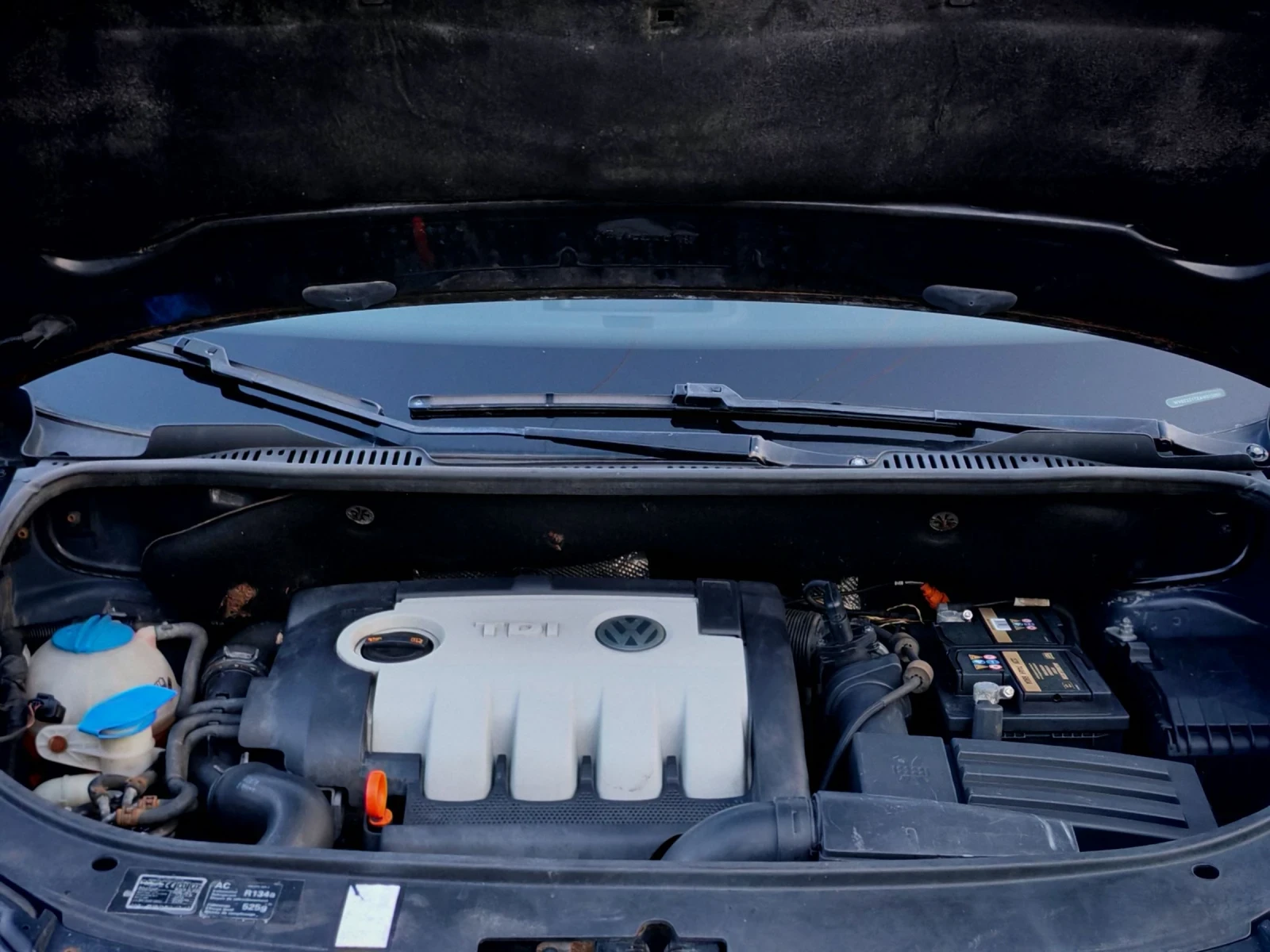 VW Touran 1.9TDI(90)* FACELIFT* КЛИМАТИК* НОВ ВНОС* , снимка 16 - Автомобили и джипове - 55436222