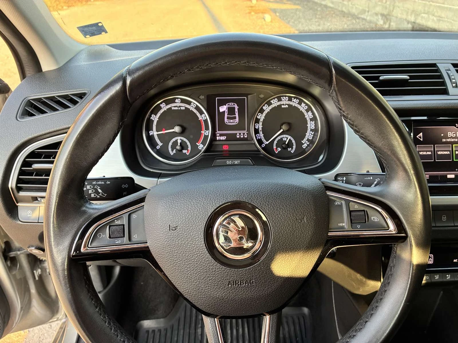 Skoda Fabia, снимка 10 - Автомобили и джипове - 56181192