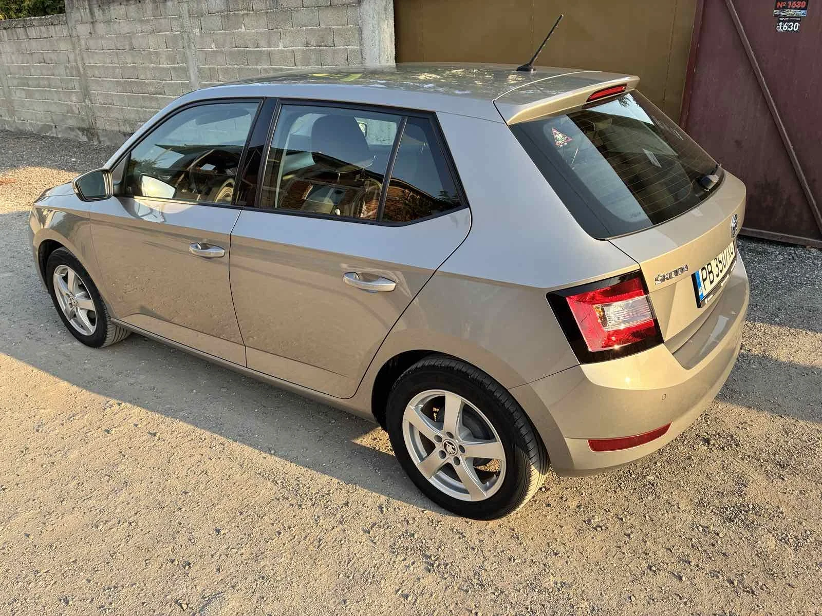 Skoda Fabia, снимка 4 - Автомобили и джипове - 56181192
