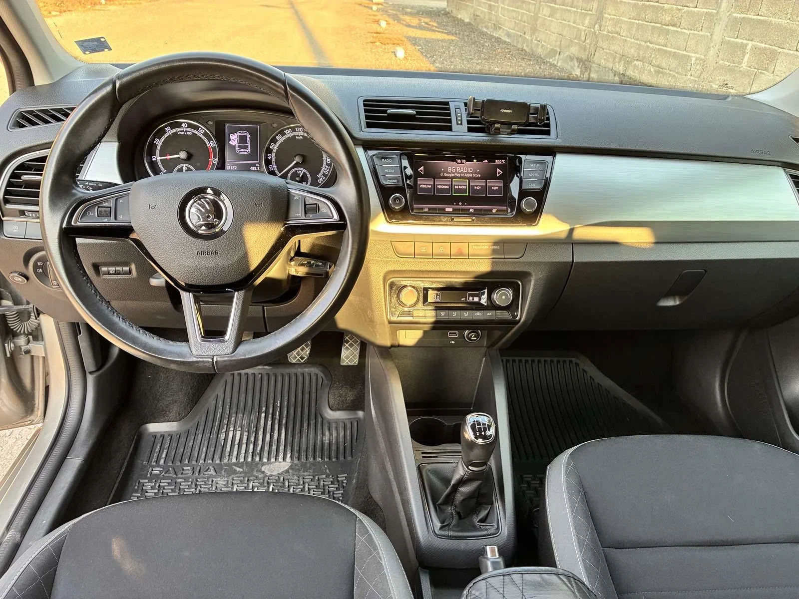 Skoda Fabia, снимка 13 - Автомобили и джипове - 56181192