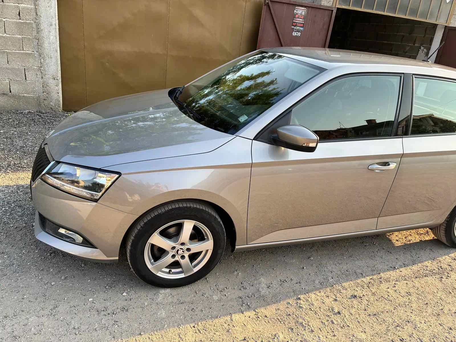 Skoda Fabia, снимка 2 - Автомобили и джипове - 56181192