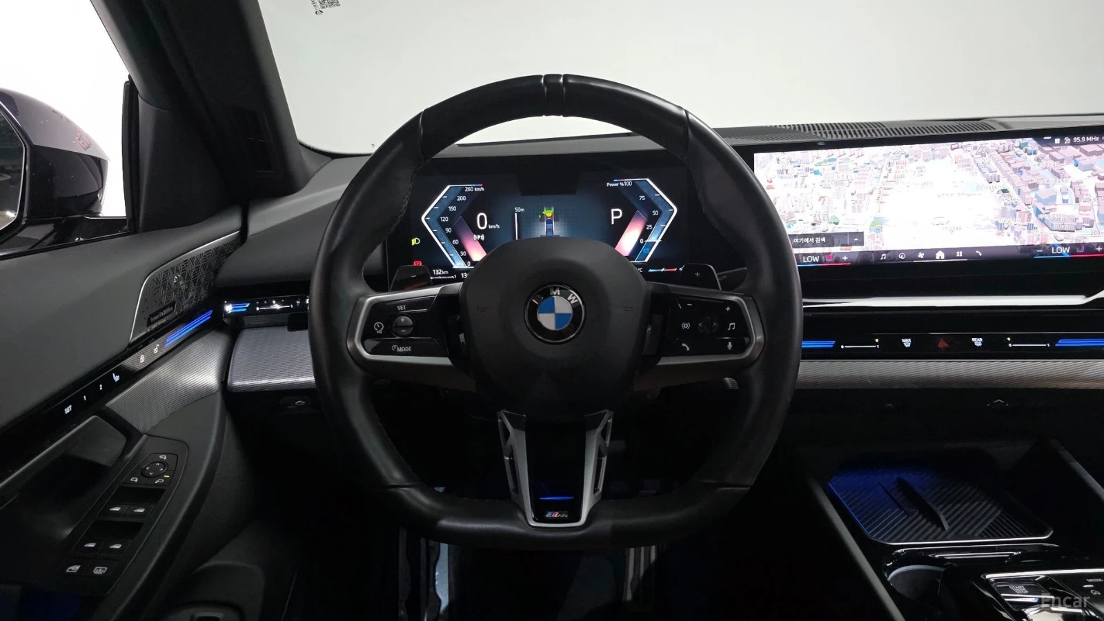 BMW 530 i - M PKG - DISTRONIC - 360 - HUD - ОБДУХ -ПОДГРЕВ, снимка 13 - Автомобили и джипове - 56311800