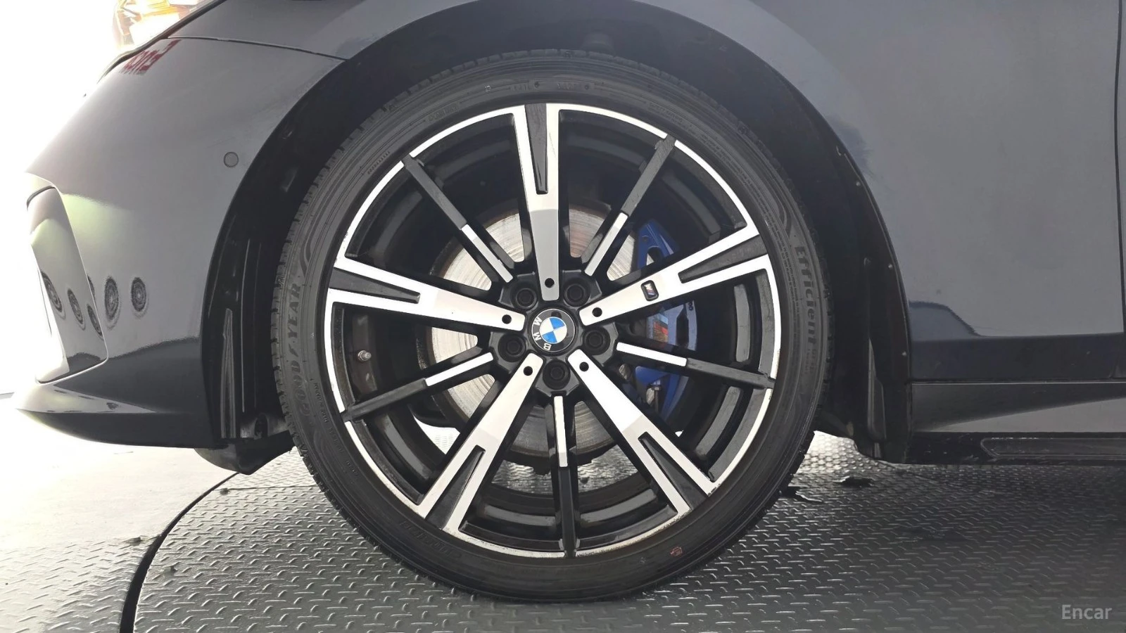 BMW 530 i - M PKG - DISTRONIC - 360 - HUD - ОБДУХ -ПОДГРЕВ, снимка 5 - Автомобили и джипове - 56311800