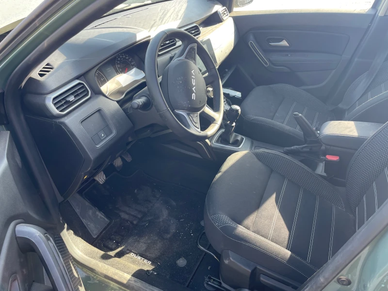 Dacia Duster 1.3 TCe, снимка 8 - Автомобили и джипове - 50333555