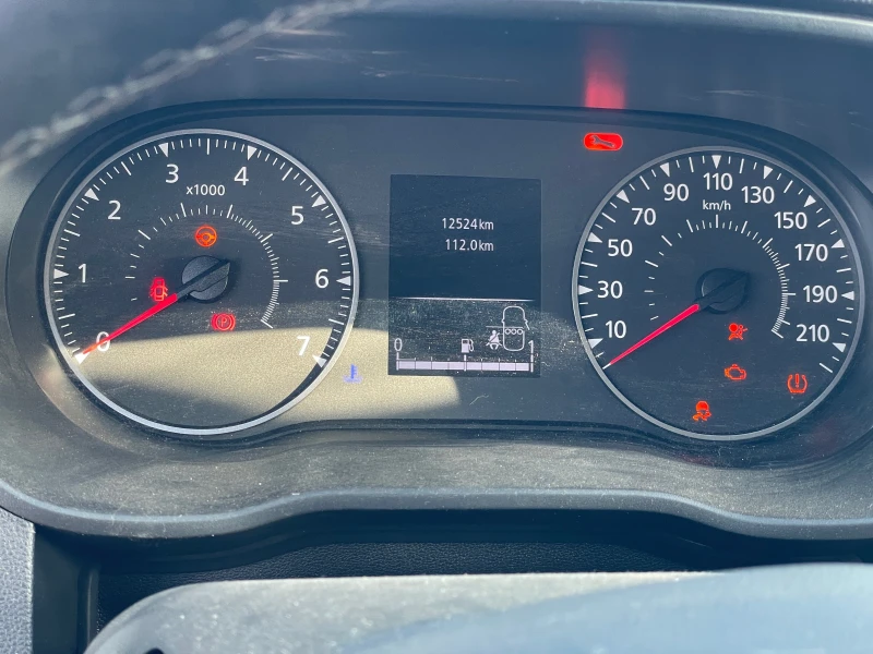 Dacia Duster 1.3 TCe, снимка 10 - Автомобили и джипове - 50333555