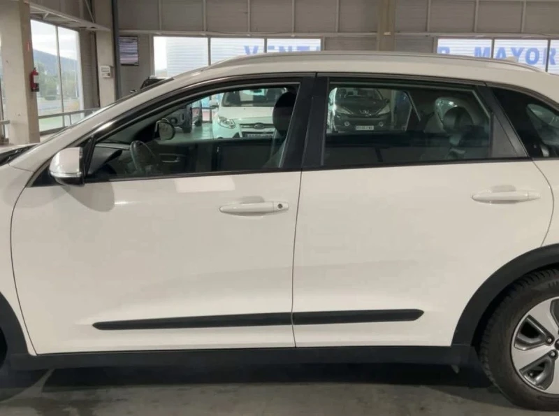 Kia Niro 1.6 Drive Hybrid , снимка 7 - Автомобили и джипове - 52675097
