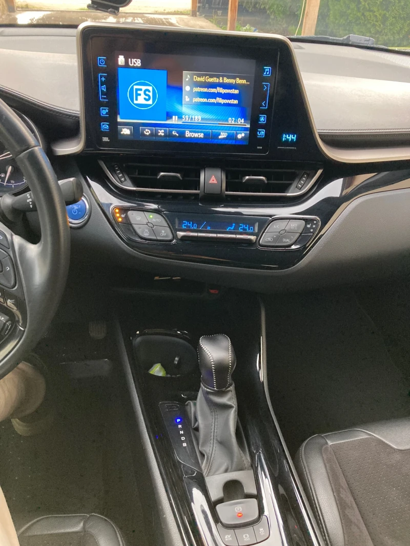 Toyota C-HR Toyota C-HR Hybrid Neon Lime, снимка 10 - Автомобили и джипове - 52723268