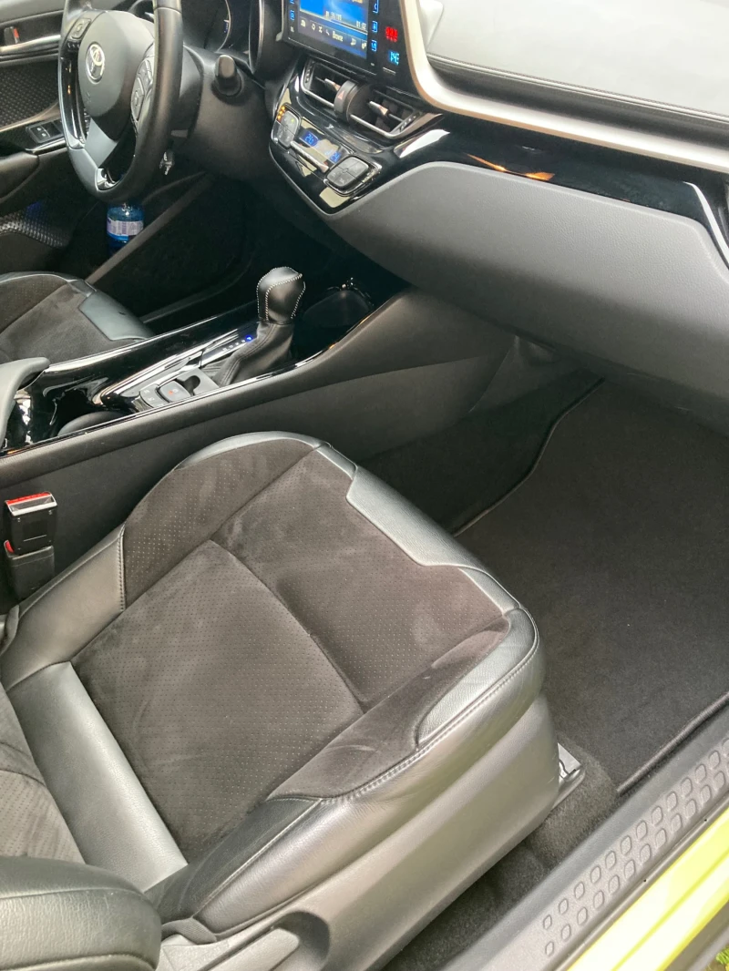 Toyota C-HR Toyota C-HR Hybrid Neon Lime, снимка 13 - Автомобили и джипове - 52723268