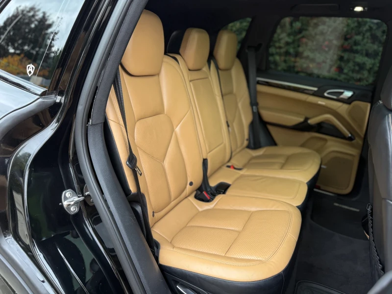 Porsche Cayenne Diesel 3.0TDI, снимка 14 - Автомобили и джипове - 53221143