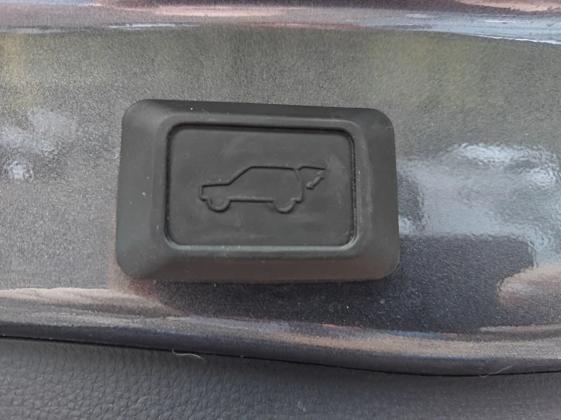 Toyota Rav4 PLUG-IN, снимка 12 - Автомобили и джипове - 53597781