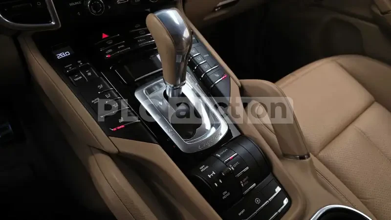 Porsche Cayenne S| КАМЕРА| ВКЛЮЧЕН ТЕХНОТЕСТ, снимка 13 - Автомобили и джипове - 54432172