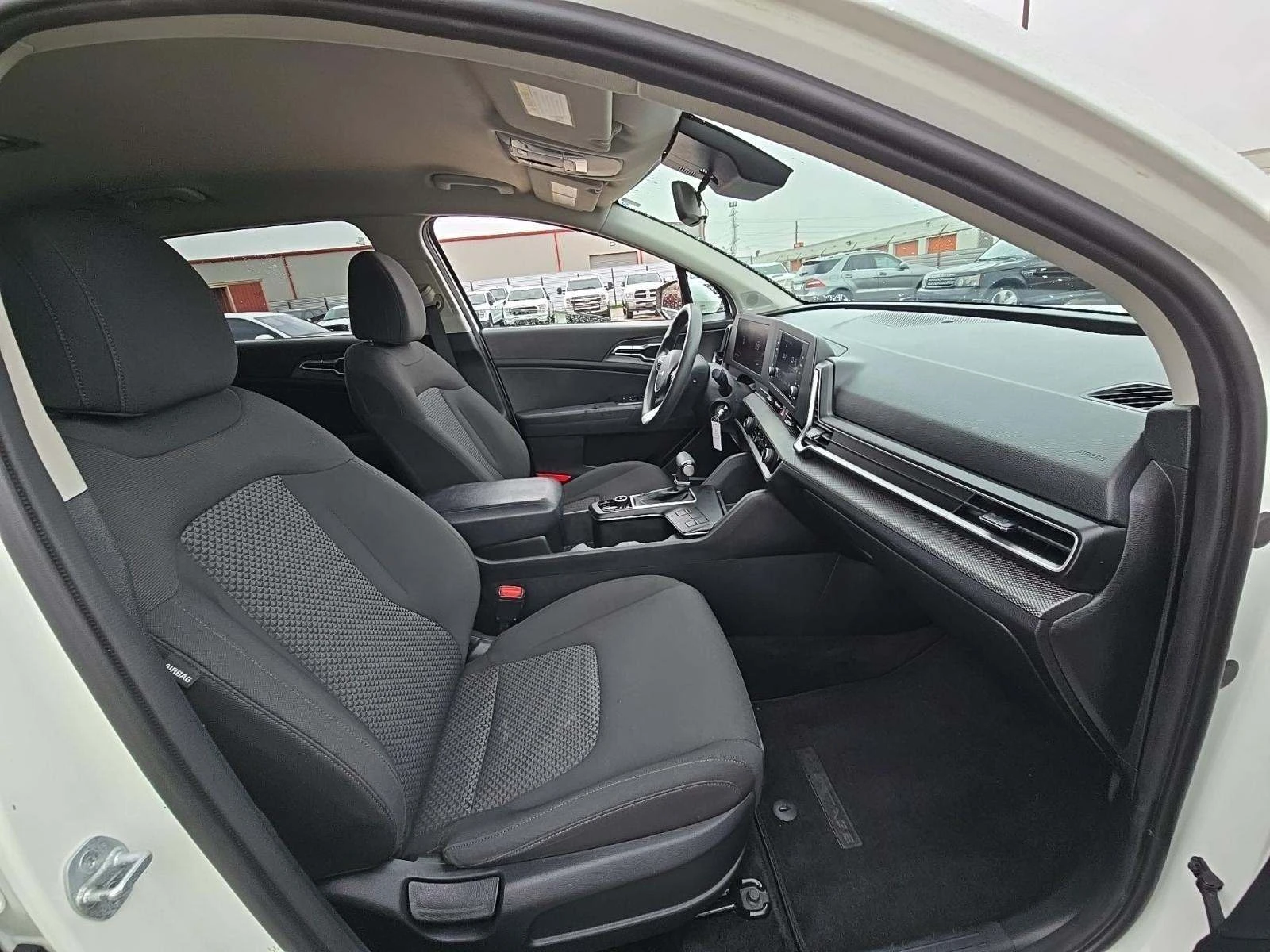 Kia Sportage LX - изображение 6