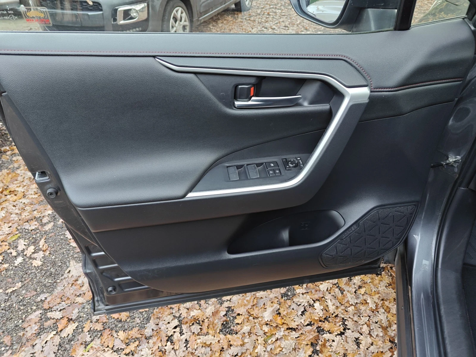 Toyota Rav4 PLUG-IN - изображение 9