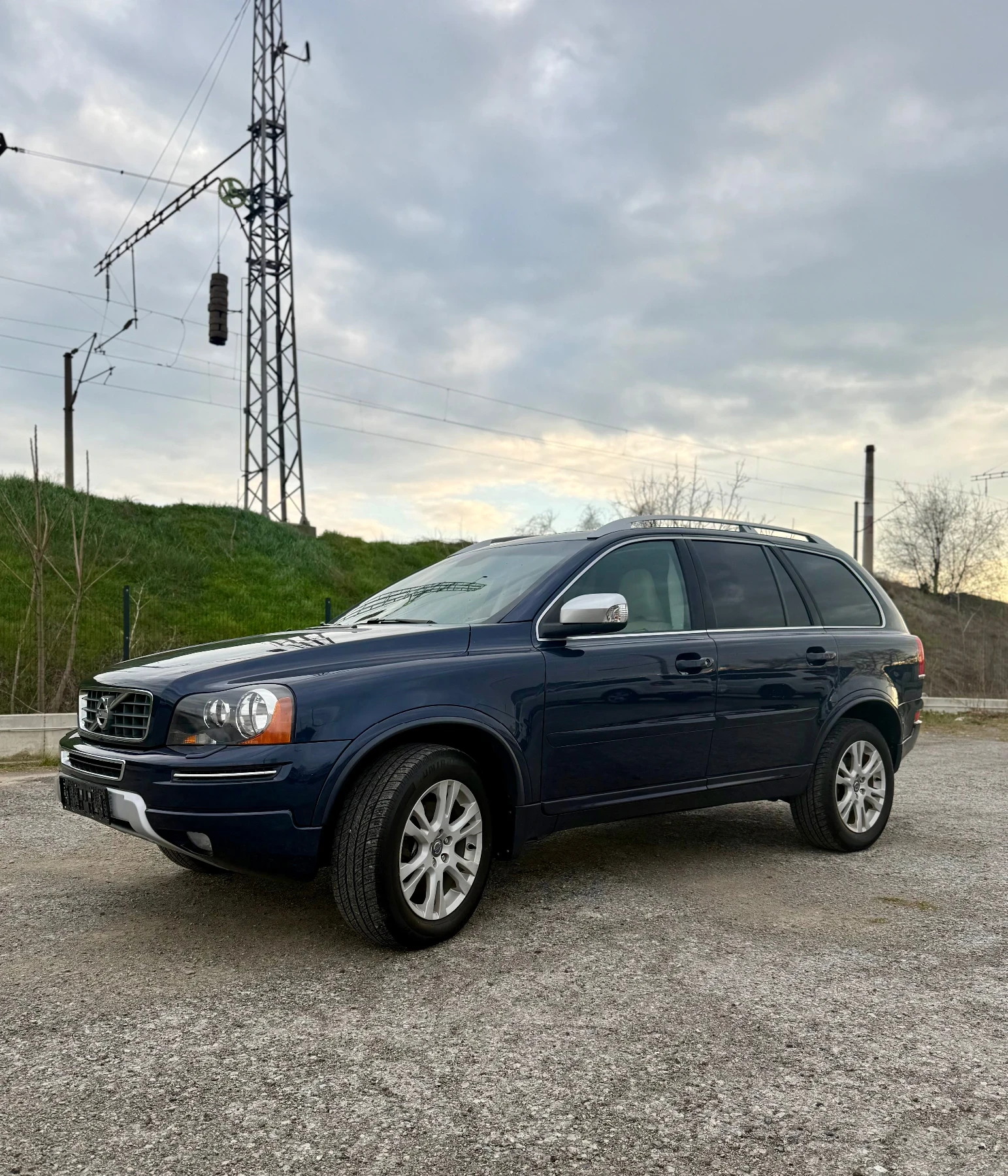 Volvo Xc90 3.2i 4x4 7 места перфектен, снимка 2 - Автомобили и джипове - 53999371