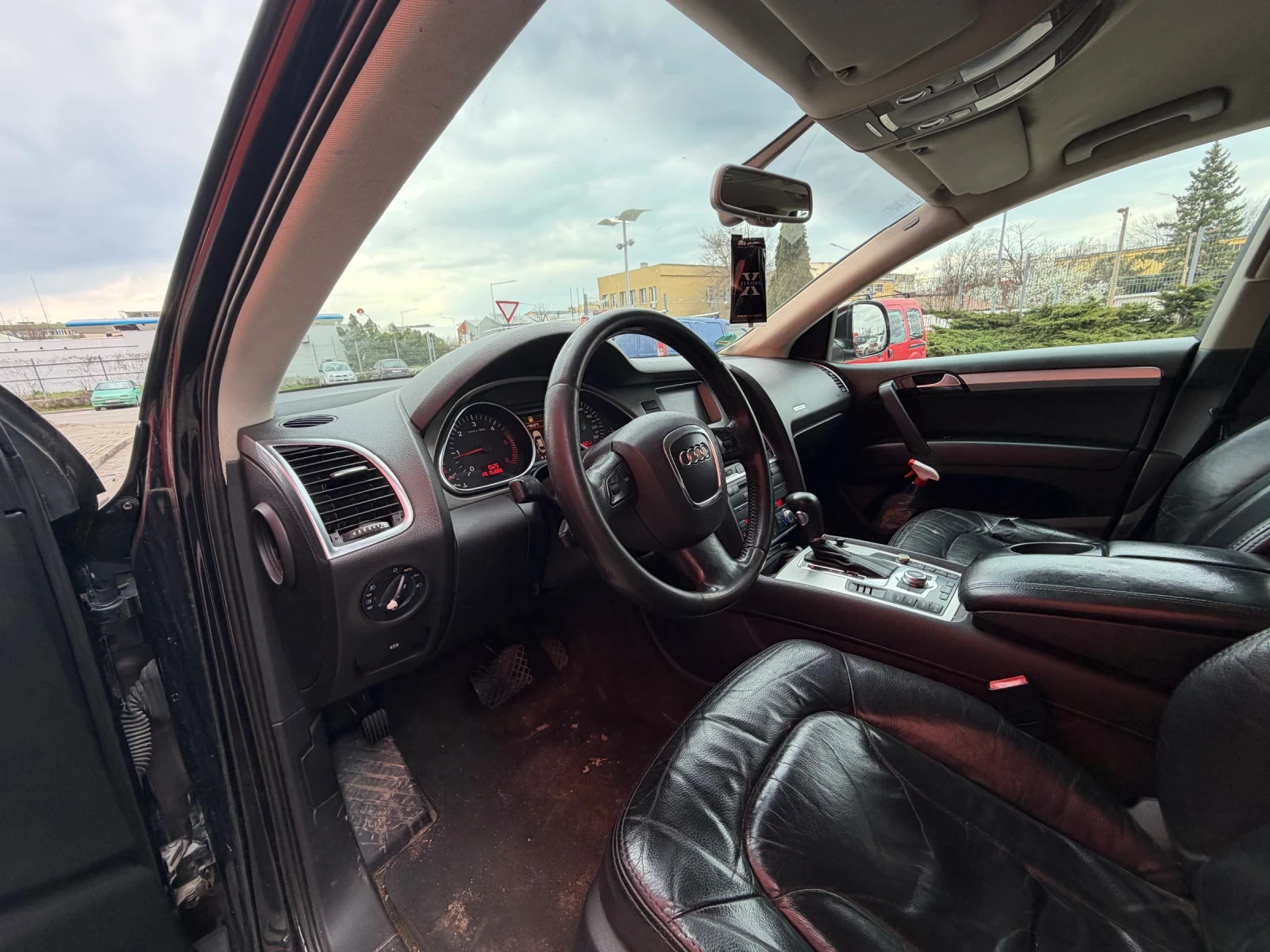 Audi Q7 3.0TDI* Обслужен* Регистриран, снимка 12 - Автомобили и джипове - 54056627