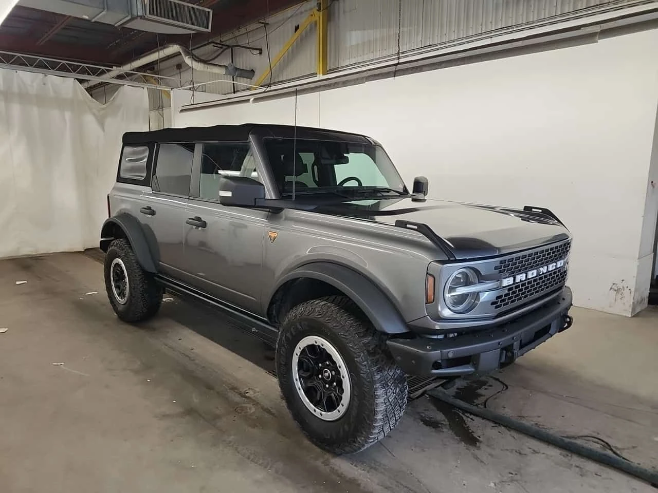 Ford Bronco * BADLANDS * CARFAX * БЕЗ ПЪРВОНАЧАЛНА ВНОСКА, снимка 2 - Автомобили и джипове - 54111301