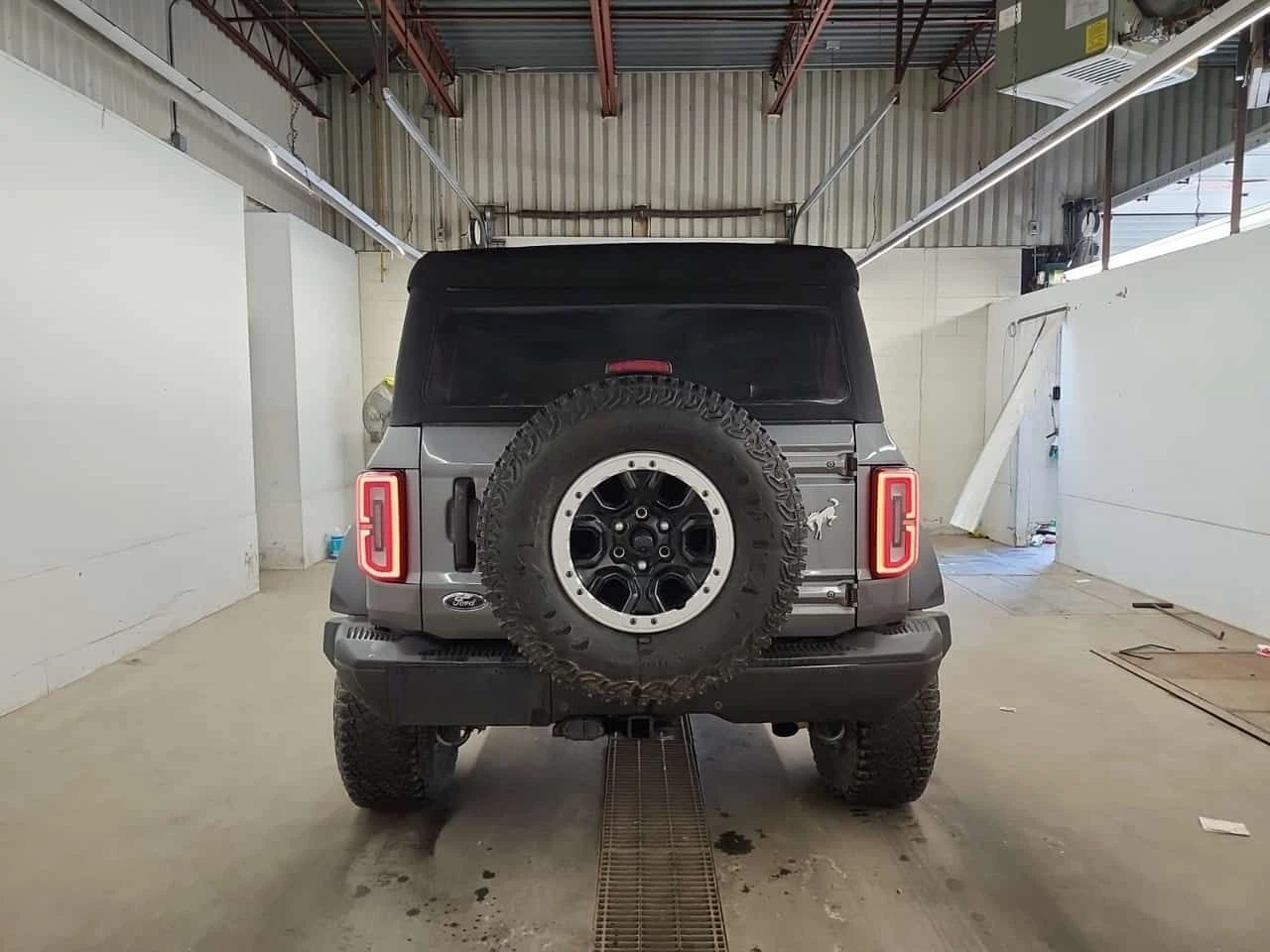 Ford Bronco * BADLANDS * CARFAX * БЕЗ ПЪРВОНАЧАЛНА ВНОСКА, снимка 17 - Автомобили и джипове - 54111301