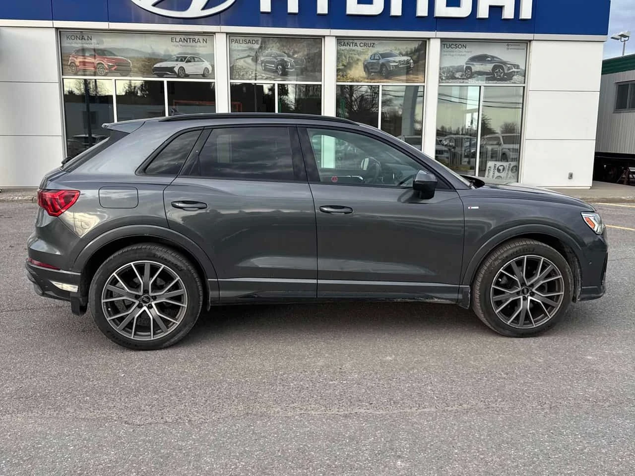 Audi Q3 Technik/B&O SOUND/ПАНОРАМА/360 КАМЕРИ, снимка 4 - Автомобили и джипове - 54307687