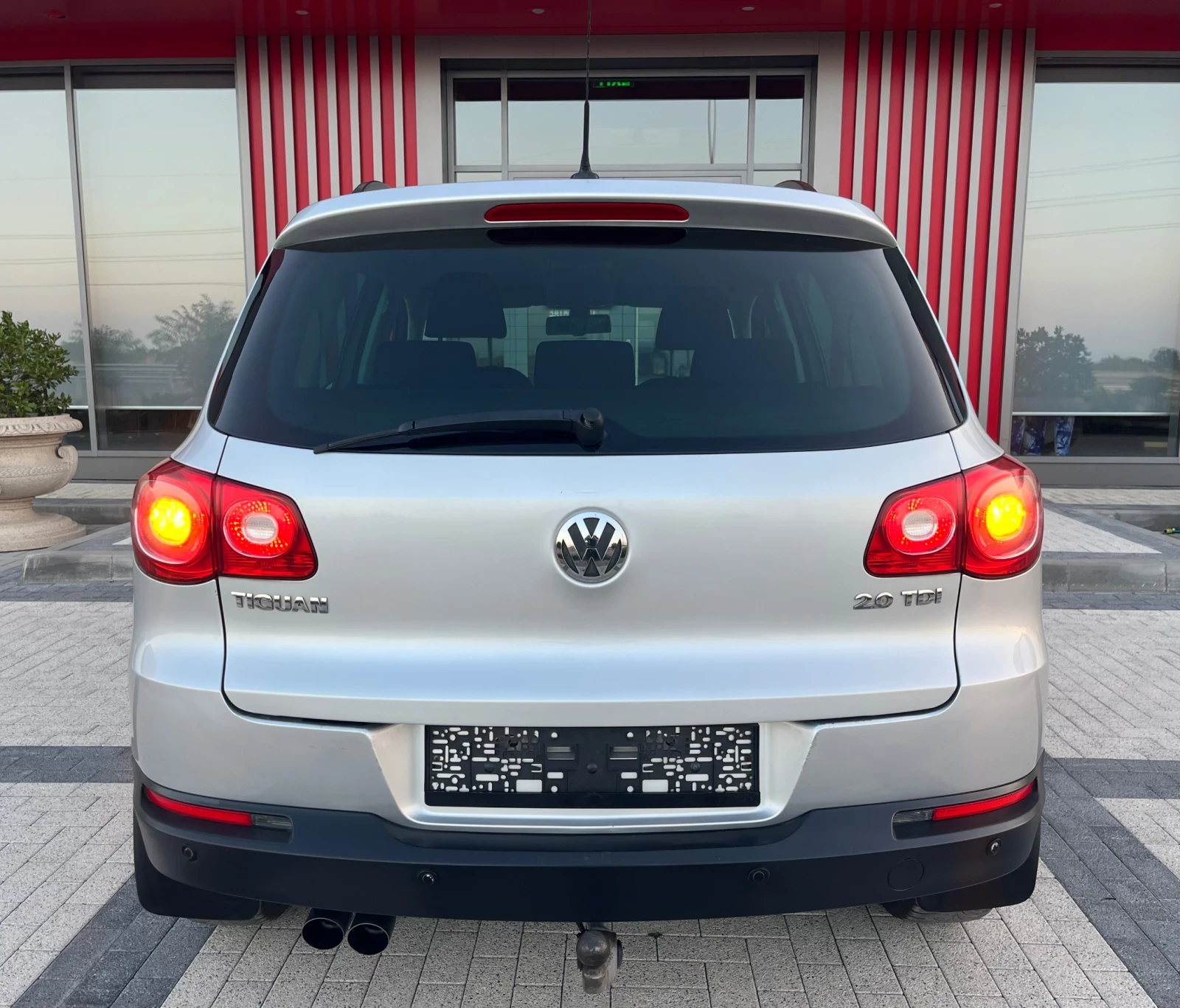 VW Tiguan 2.0TDI/подгрев, снимка 5 - Автомобили и джипове - 55892188