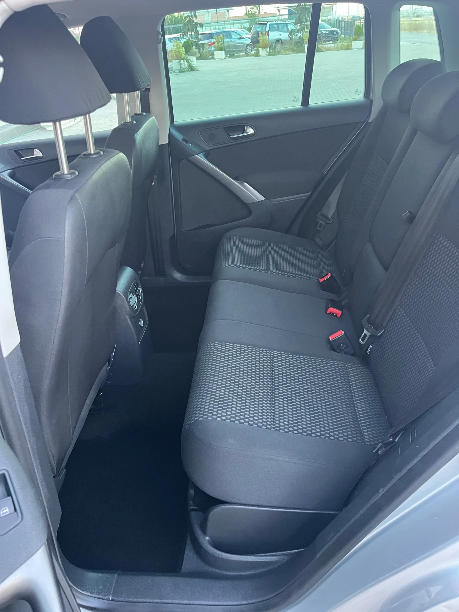 VW Tiguan 2.0TDI/подгрев, снимка 9 - Автомобили и джипове - 55892188