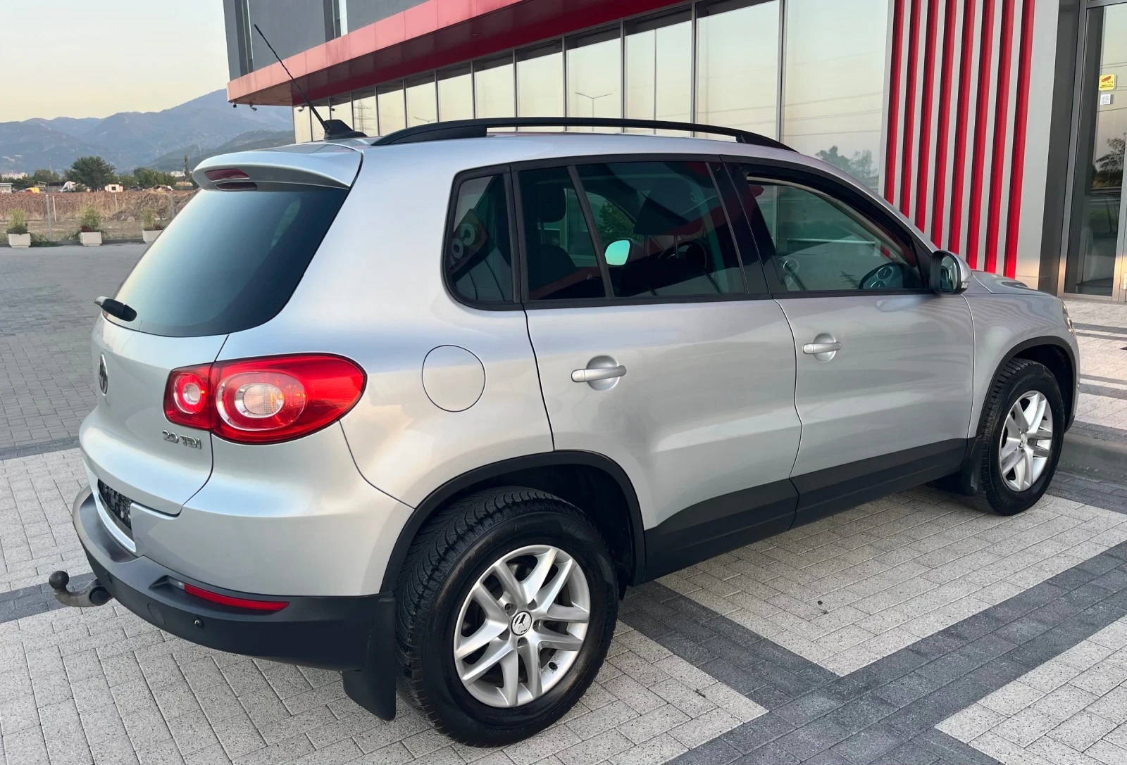 VW Tiguan 2.0TDI/подгрев, снимка 6 - Автомобили и джипове - 55892188