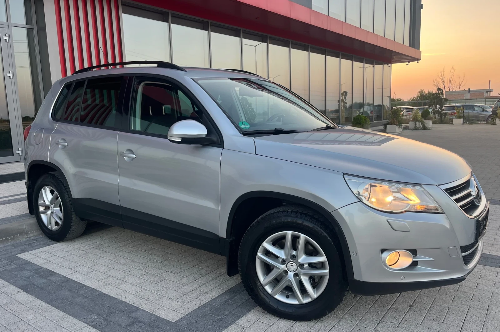 VW Tiguan 2.0TDI/подгрев, снимка 3 - Автомобили и джипове - 55892188