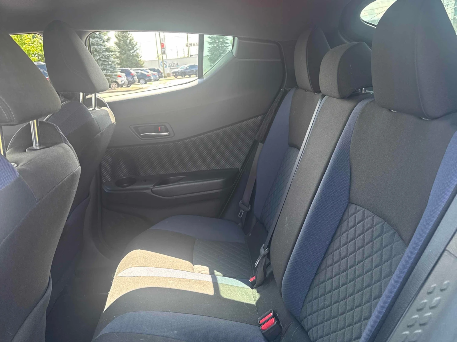 Toyota C-HR * FWD * АВТОКРЕДИТ БЕЗ ПЪРВОНАЧАЛНА ВНОСКА* , снимка 10 - Автомобили и джипове - 56096407
