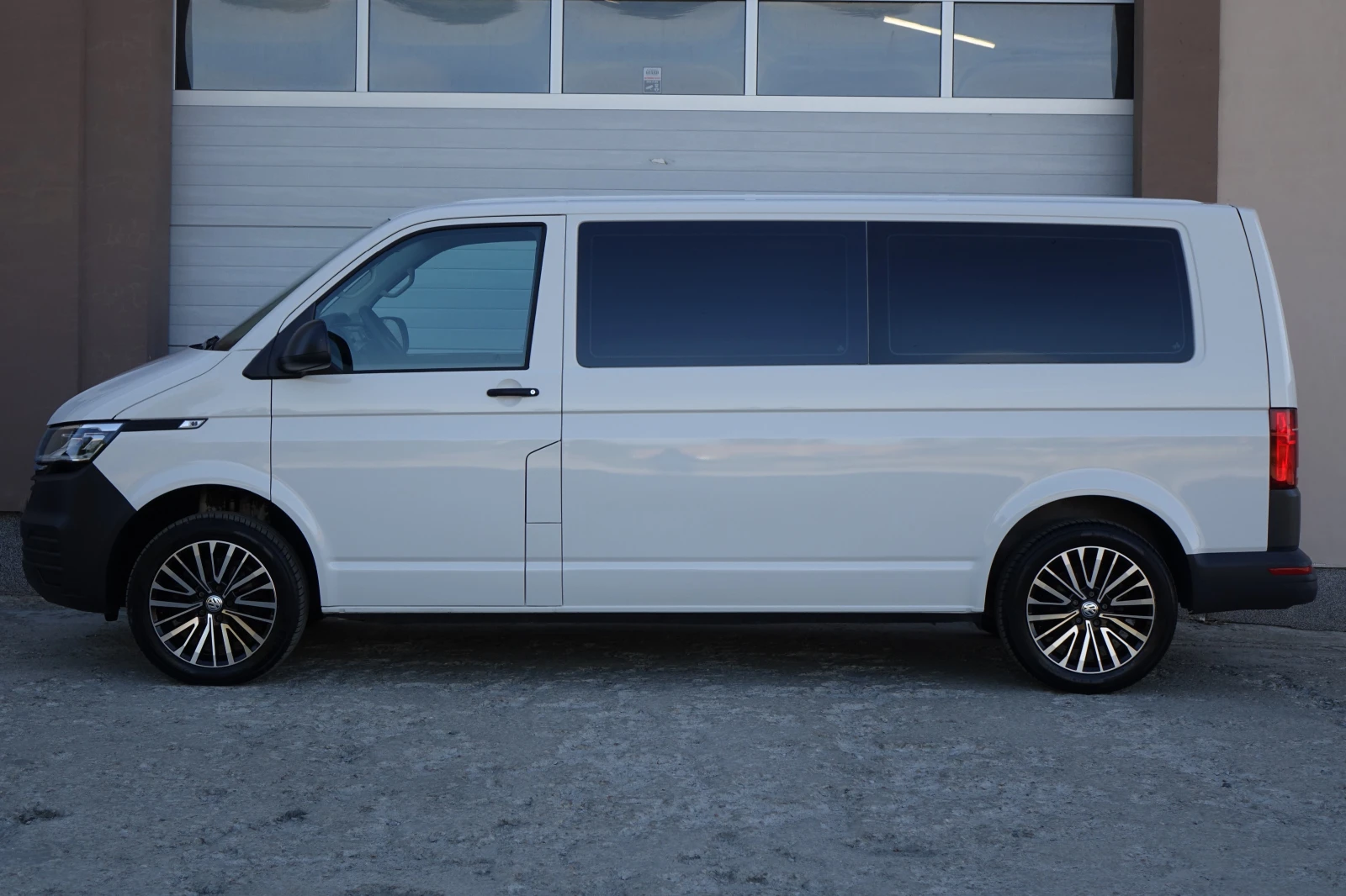 VW Transporter Т6* 8+ 1МЕСТА* LED LIGHTS*  - изображение 3