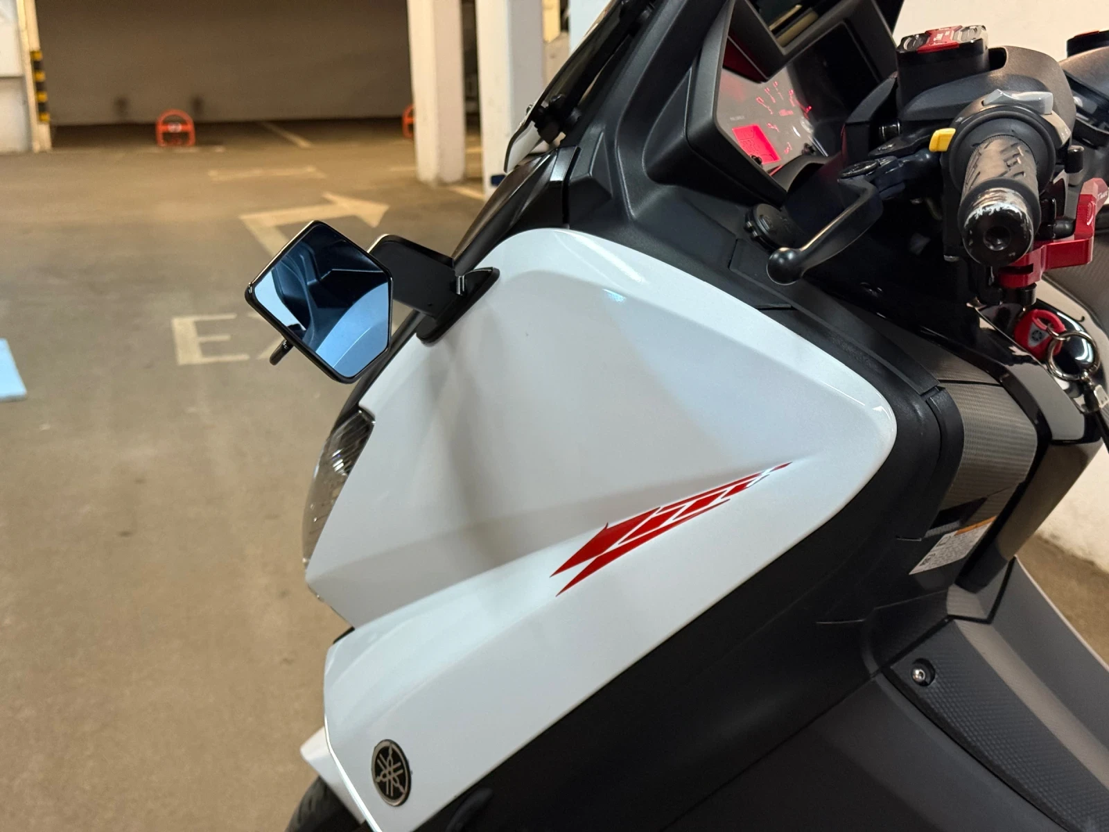 Yamaha T-max 530* Akrapovic* Malossi* Led, снимка 8 - Мотоциклети и мототехника - 55878518
