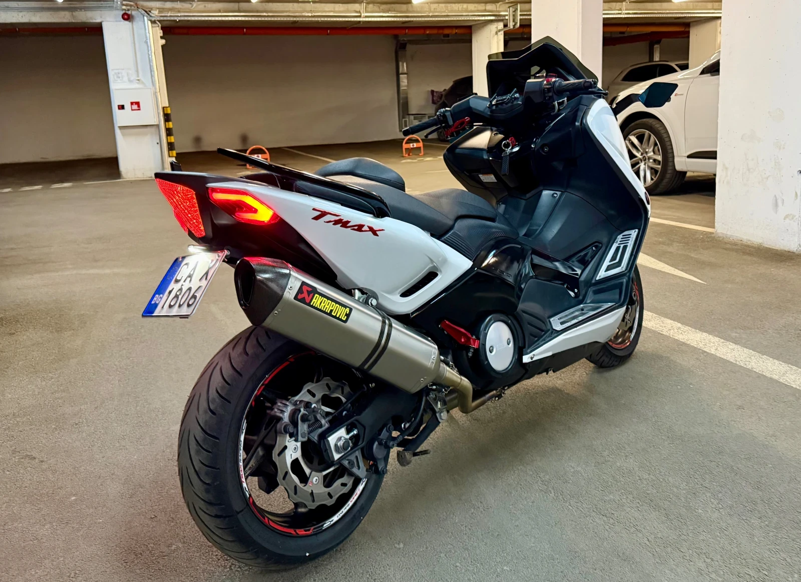 Yamaha T-max 530* Akrapovic* Malossi* Led, снимка 5 - Мотоциклети и мототехника - 55878518