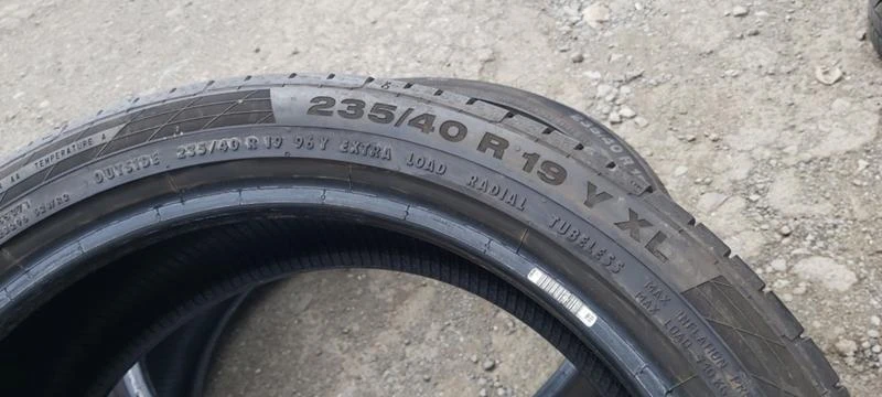 Гуми Летни 235/40R19, снимка 7 - Гуми и джанти - 33172736